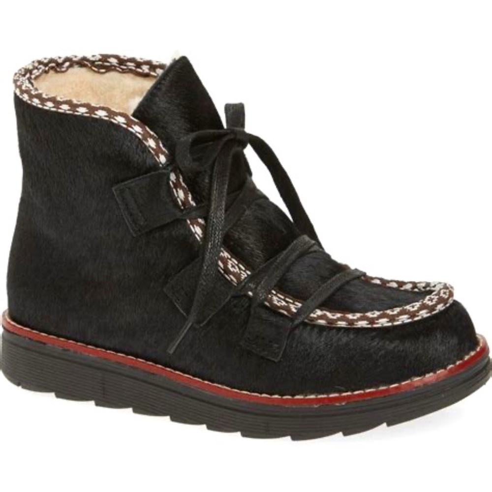 ROYAL CANADIAN - Kwantlen Waterproof Genuine Horse Hair Snow Bootie (Women 7) -